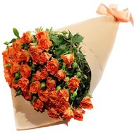 Букет из оранжевых кустовых роз