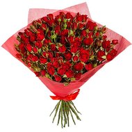 Букет красные кустовые розы