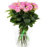 25 розовых роз