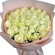 Букет из 37 белых роз