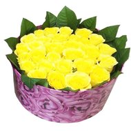 Желтые розы в коробке