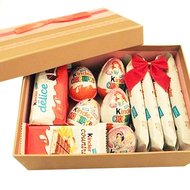 Киндер сюрприз в коробке
