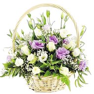 Корзина из эустомы