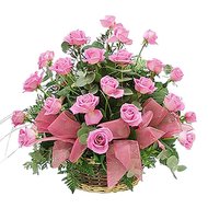 Корзина розовых роз