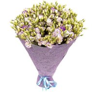 Букет из бело-фиолетовой эустомы
