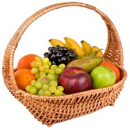 Фрукты в корзине в подарок