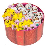 Коробка цветов с киндерами