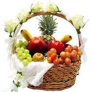 Корзина с фруктами и цветами купить