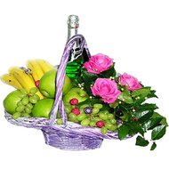 Корзина живые цветы фрукты