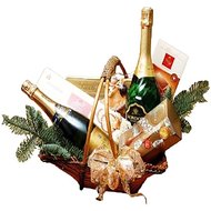 Подарочная корзина к Новому году c шампанским
