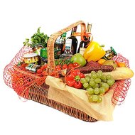 Подарунковий продуктовий набір в кошику