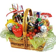 Продуктовий кошик в подарунок жінці