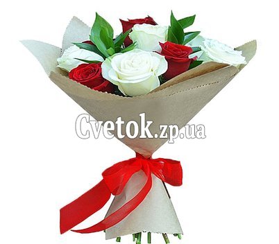 Букет из 11 красных и белых роз