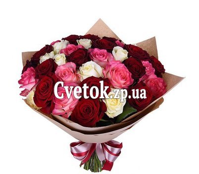 35 разноцветных роз