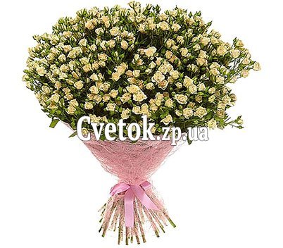 Большой букет из кремовых кустовых роз