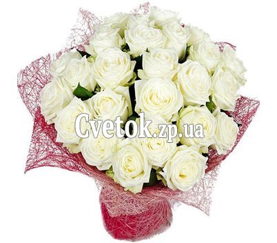 25 белых роз