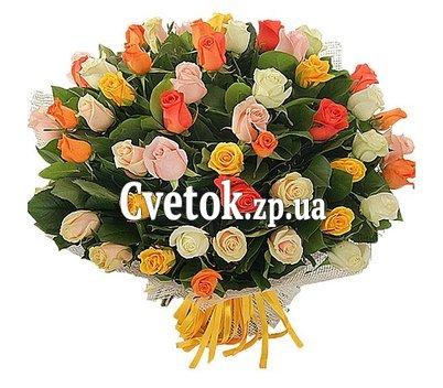 65 разноцветных роз
