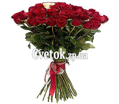 Bouquet with one white rose in the middle