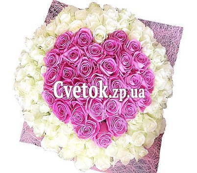 Букет в форме сердца из роз