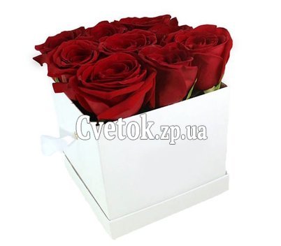 Коробка красных роз
