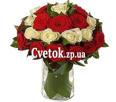 39 красных и белых роз