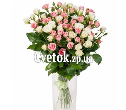 Нежный букет из роз спрей