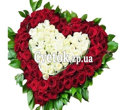 Красивое сердце из роз