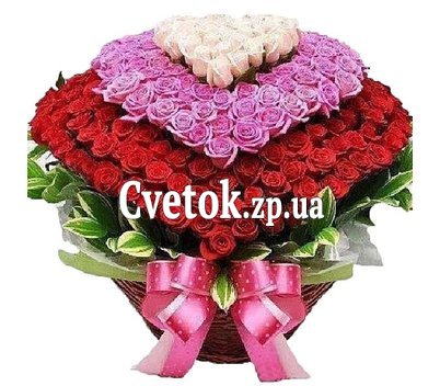 Шикарное огромное сердце из роз