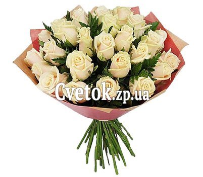 35 кремовых роз