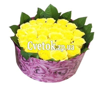 Желтые розы в коробке