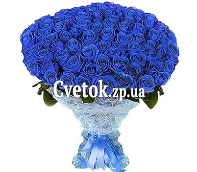 Синие розы в букете