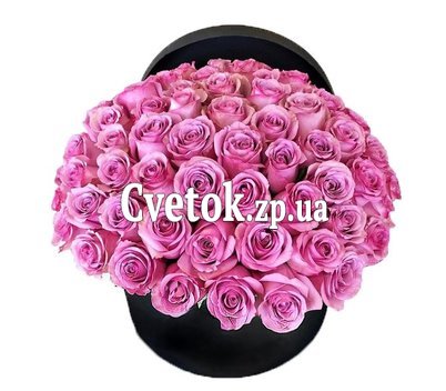 Большая круглая коробка с розами
