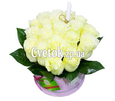 Букет цветов в круглой коробке