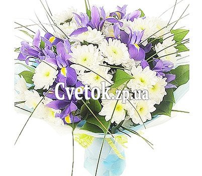Букет из ирисов и хризантем
