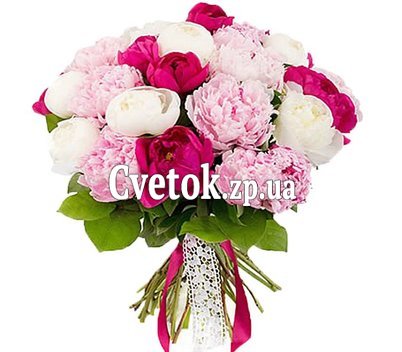 Букет с пионов