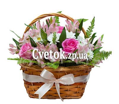 Цветочная композиция в корзине
