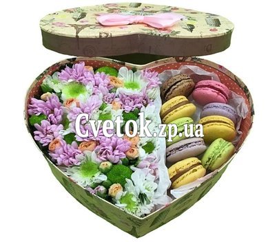 Цветы и сладости в коробке купить
