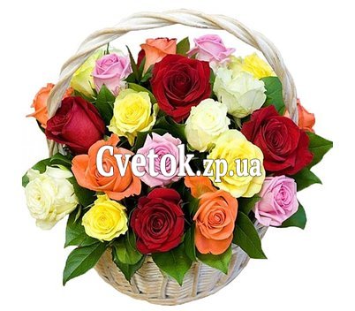 Корзина из роз разного цвета