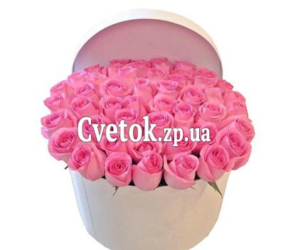 Beautiful round box of pink roses