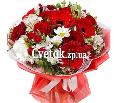 Красные цветы в букете