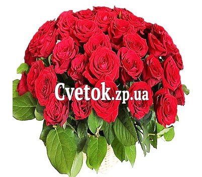 Красные розы в корзине для мужчины