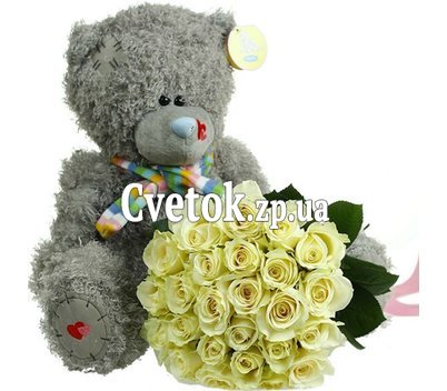 Teddy bear with bouquet