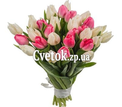 Розово-белый букет тюльпанов