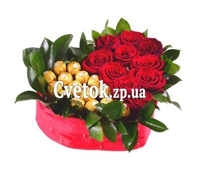 Сердце из роз и конфет
