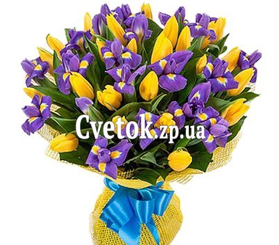 Шикарный букет из синих ирисов и желтых тюльпанов