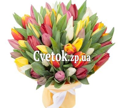 Яркий букет из тюльпанов