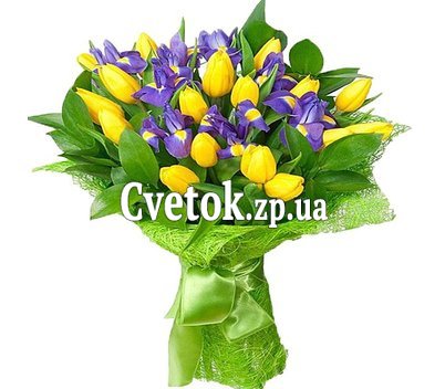 Желтые тюльпаны с синими ирисами в букете