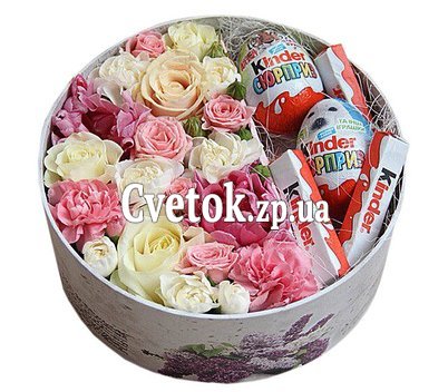 Живые цветы и конфеты