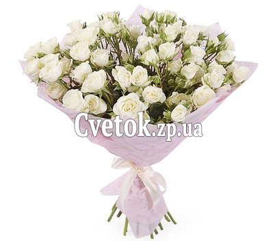Белоснежные спрей розы в букете