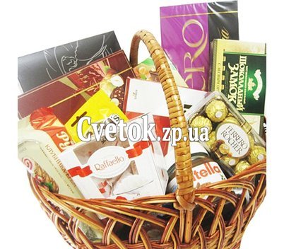 Большая корзина сладостей